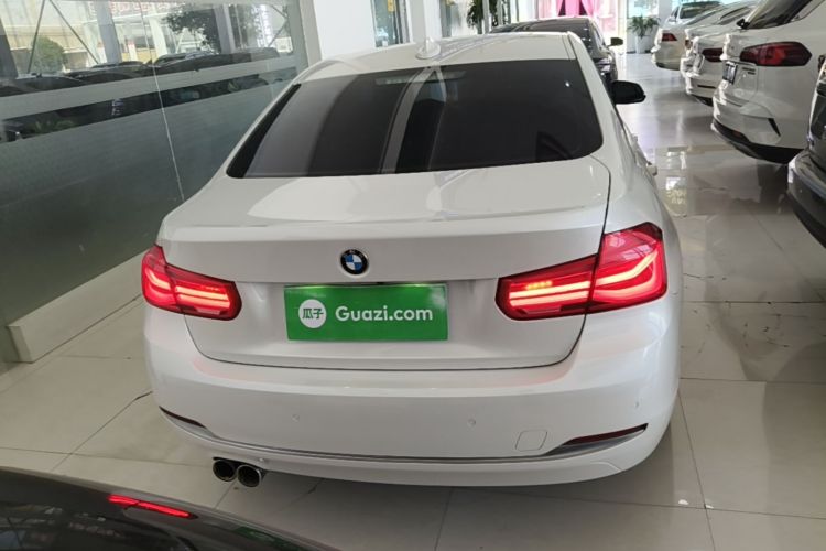 BMW 3 Series 2018 #6 BMW 3 Series 2018 car image #6