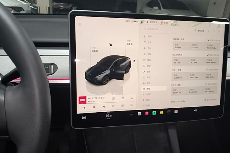Tesla Model Y 2024 #17 Tesla Model Y 2024 car image #17