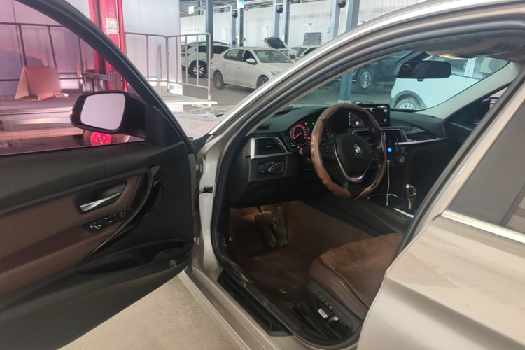 BMW 3 Series 2018 #16 BMW 3 Series 2018 image de voiture #16