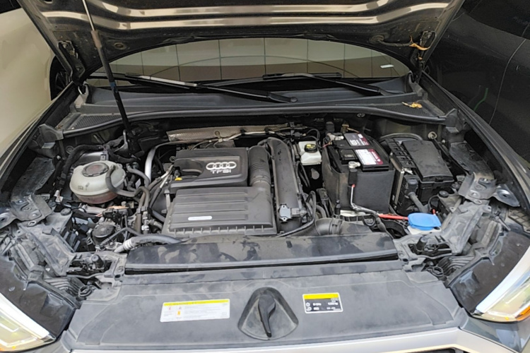 Audi Q3 2020 car image #22
