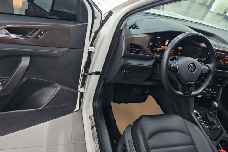 Volkswagen Tharu 2023 #16 Volkswagen Tharu 2023 car image #16
