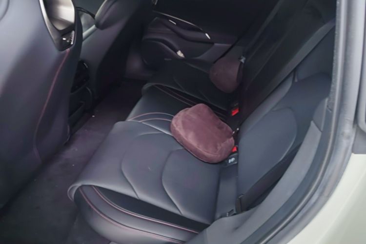 MI SU7 2024 car image #13