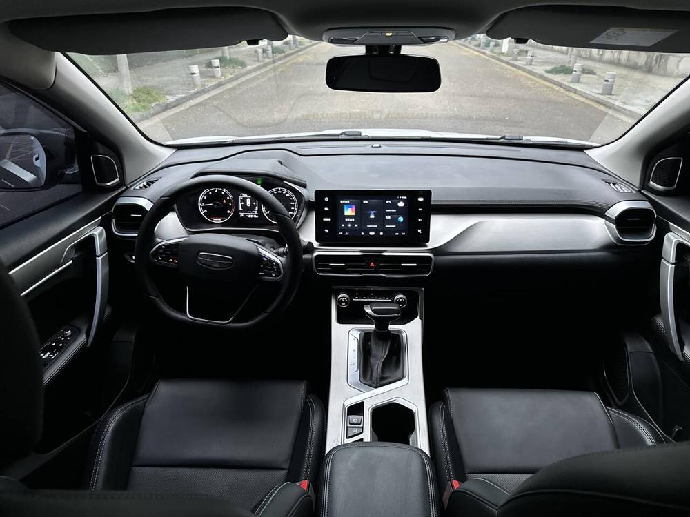 GEELY Coolray 2025 #9 GEELY Coolray 2025 car image #9