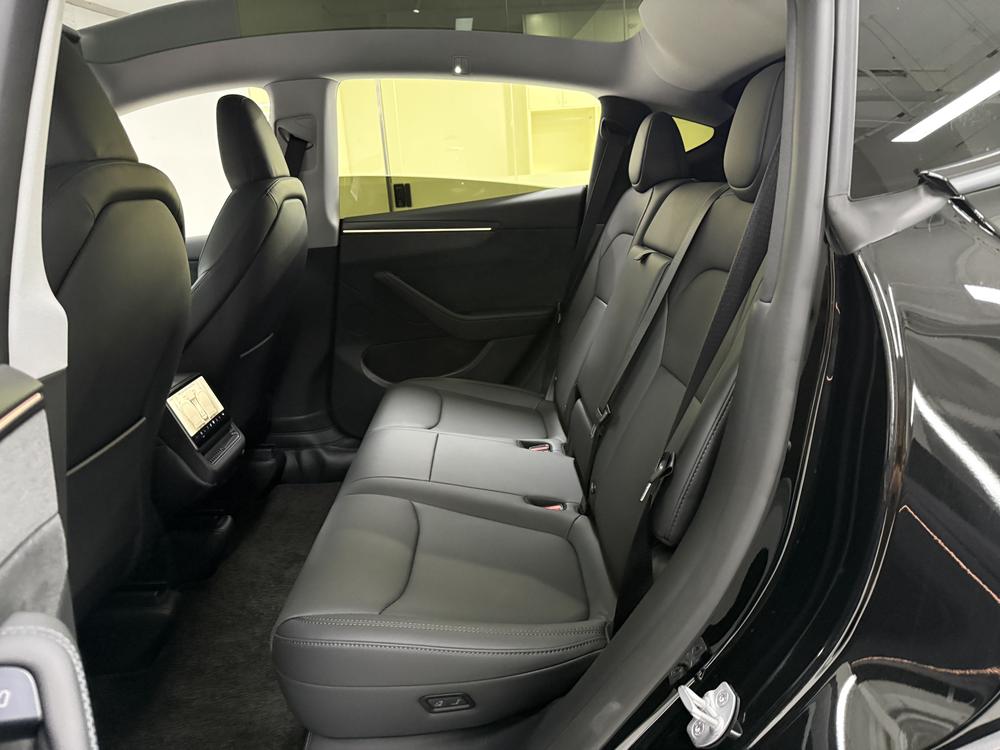 Tesla Model Y 2025 immagine di auto #20