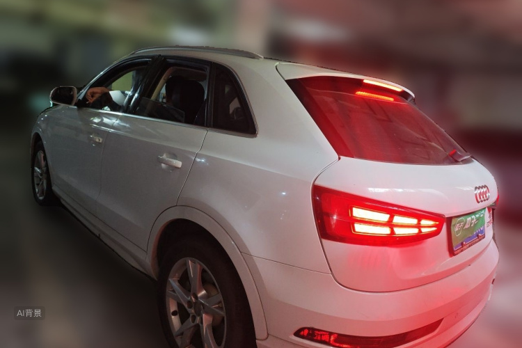 Audi Q3 2019 car image #5