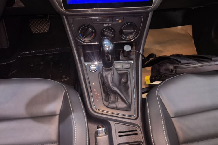 Volkswagen Lavida 2018 car image #14