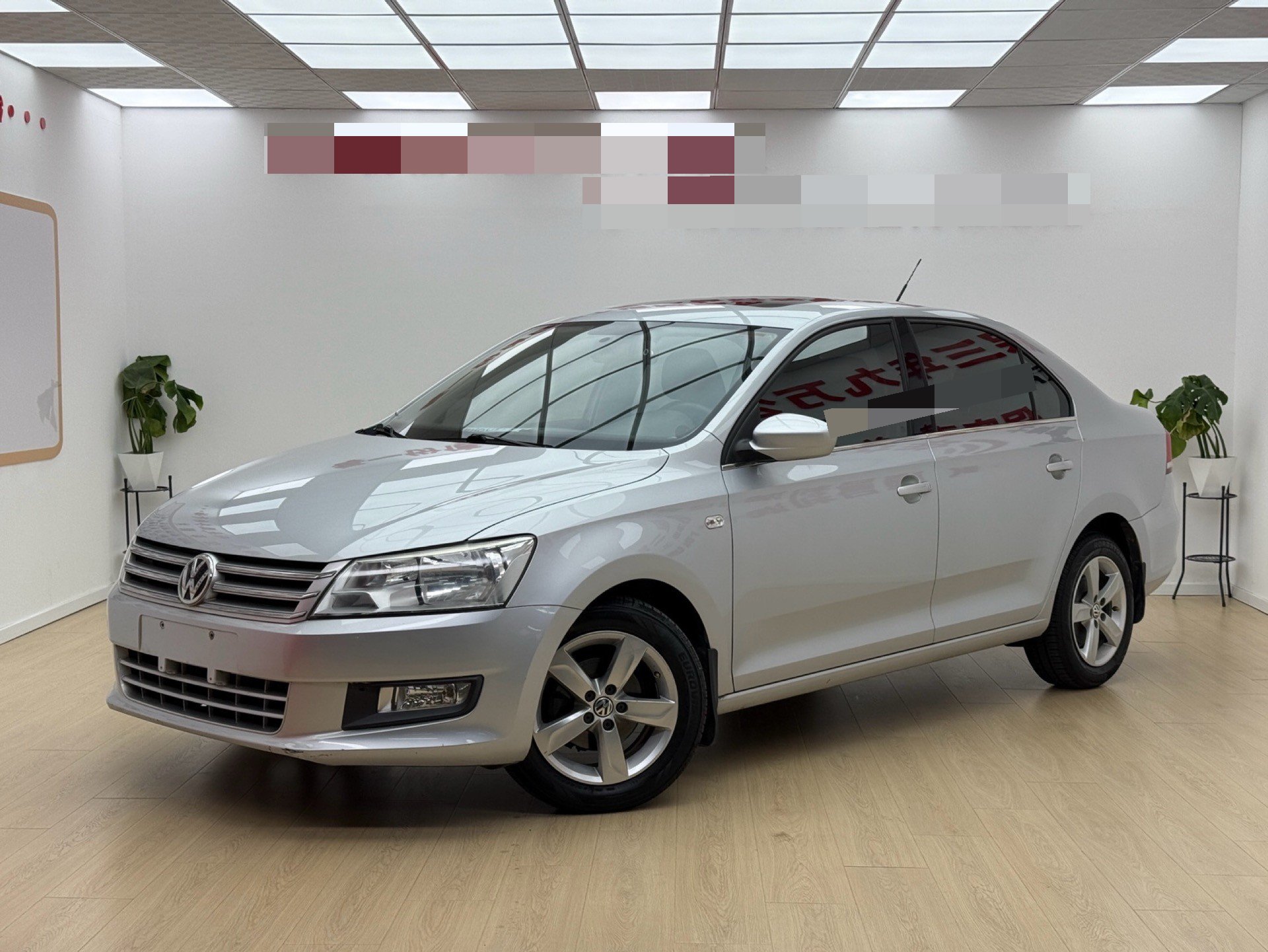 Volkswagen Santana 2013 car image 