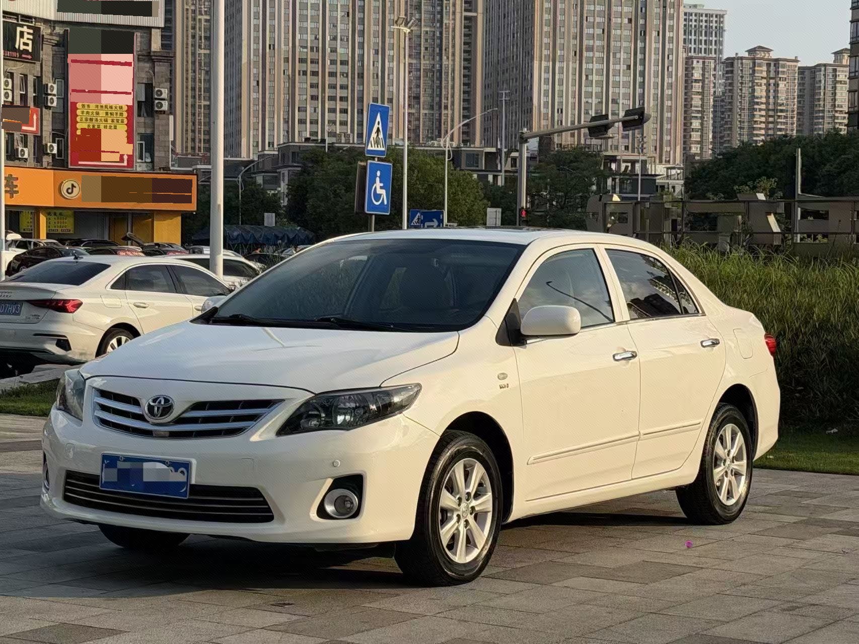 Toyota Corolla 2014 Toyota Corolla 2014 car image