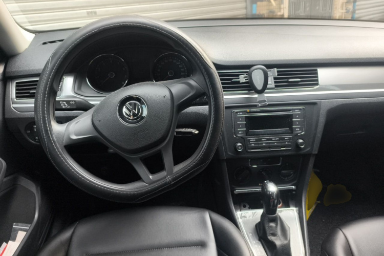 Volkswagen Bora 2017 car image #7
