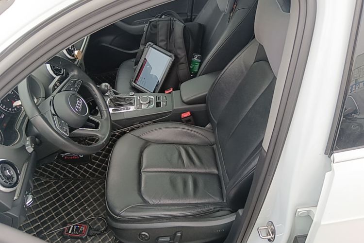 Audi A3 2018 car image #15