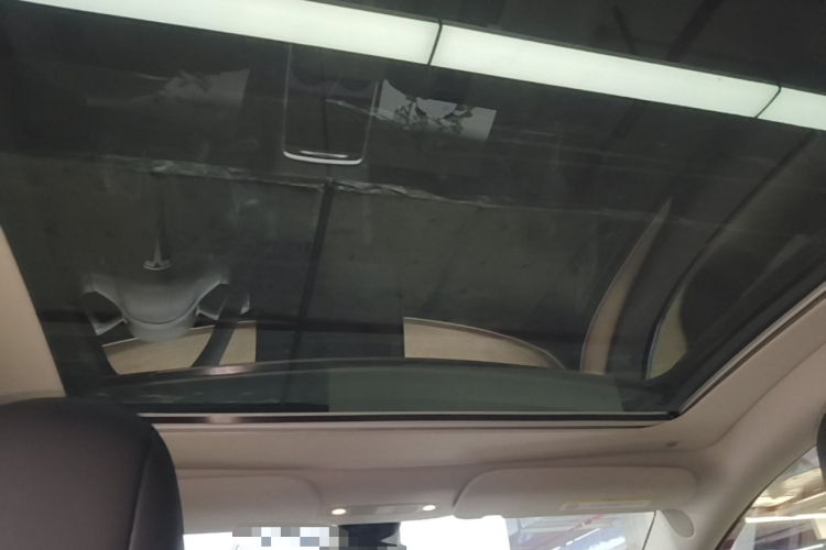 Tesla Model Y 2021 #18 Tesla Model Y 2021 car image #18