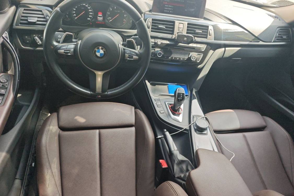 BMW 3 Series 2017 #21 BMW 3 Series 2017 صورة سيارة #21