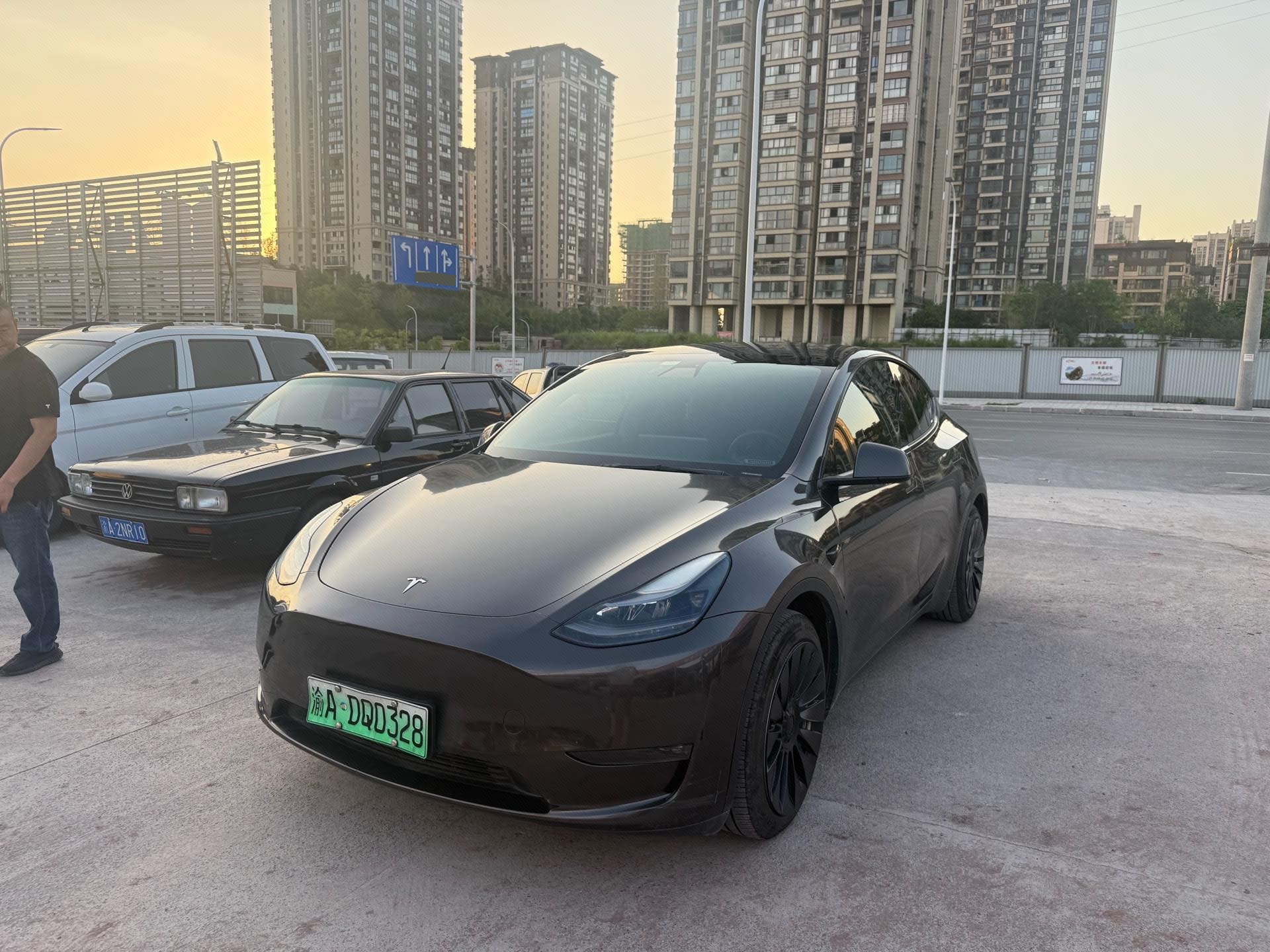 Tesla Model Y 2022 Tesla Model Y 2022 car image