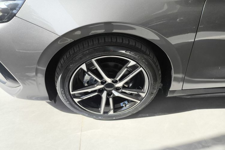 GEELY Binray 2026 immagine di auto #9