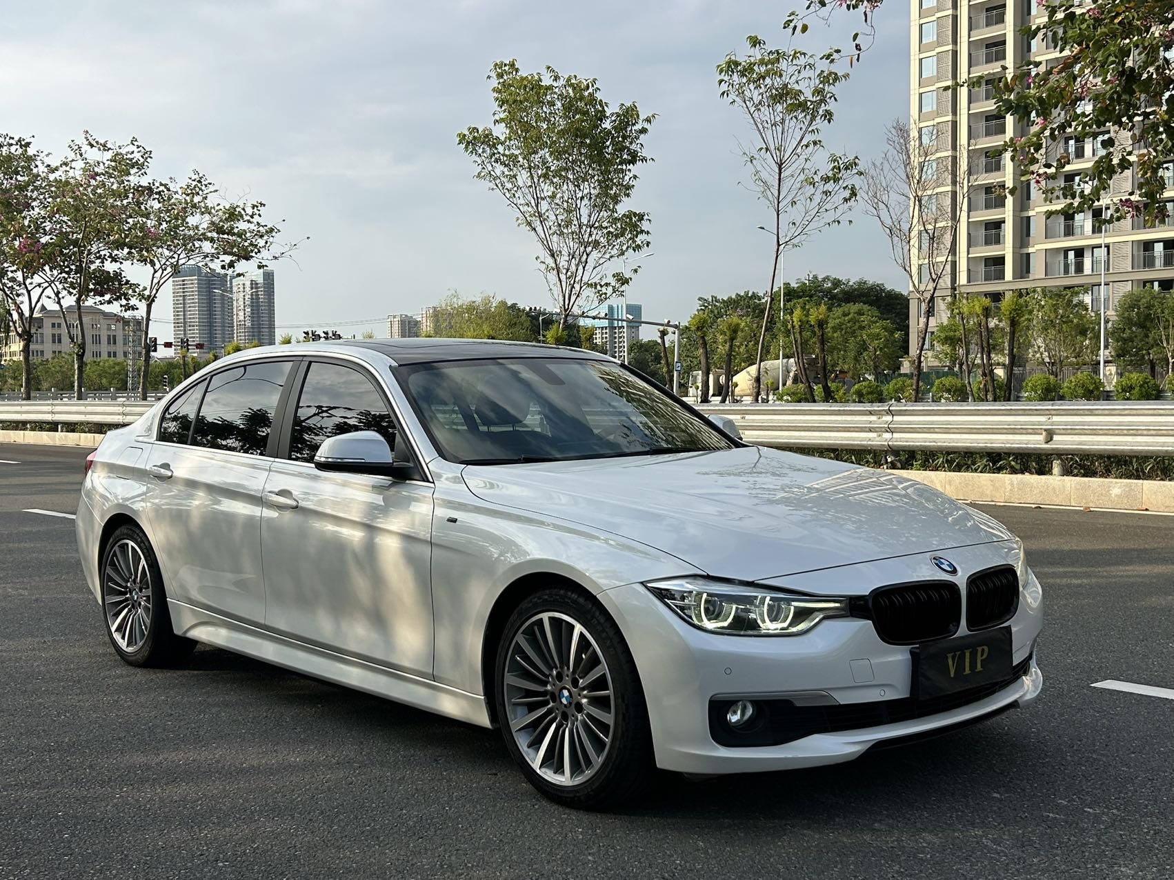 BMW 3 Series 2019 imagem de carro #3