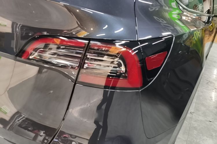 Tesla Model Y 2024 #8 Tesla Model Y 2024 car image #8