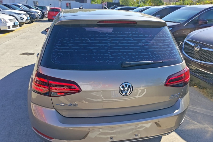 Volkswagen Golf 2018 #6 Volkswagen Golf 2018 صورة سيارة #6