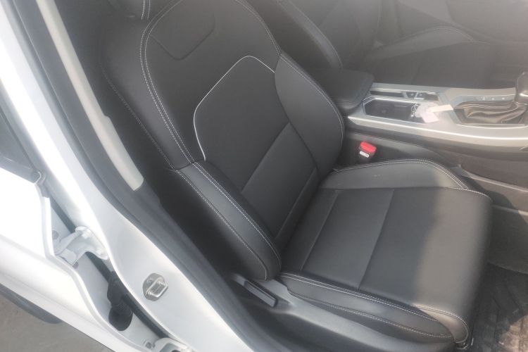 GEELY Coolray 2025 #24 GEELY Coolray 2025 car image #24