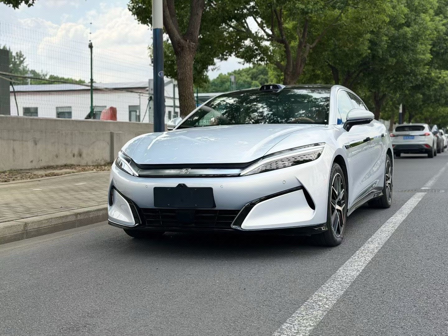 BYD HanL 2025 BYD HanL 2025 car image