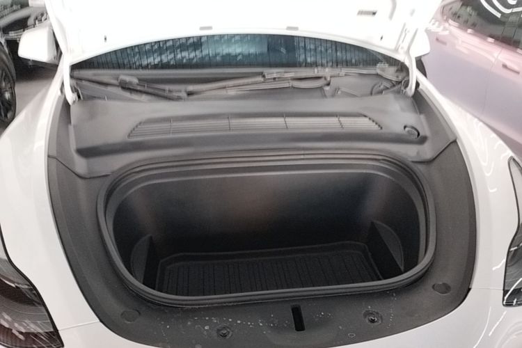 Tesla Model Y 2022 #20 Tesla Model Y 2022 car image #20