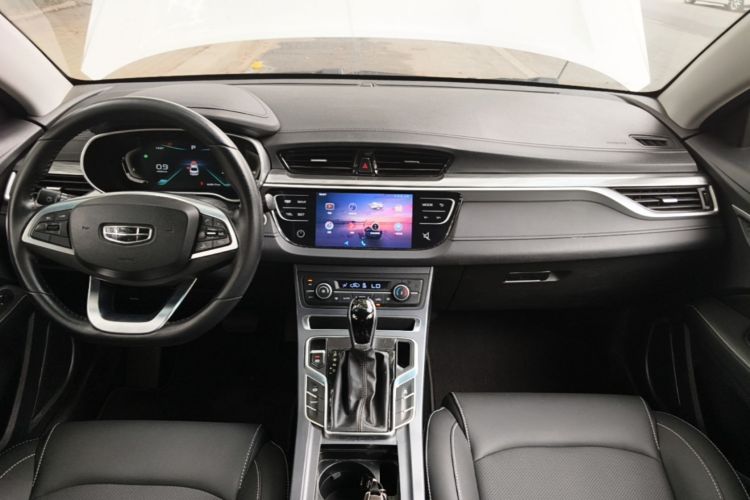 GEELY Emgrand 2019 car image #13
