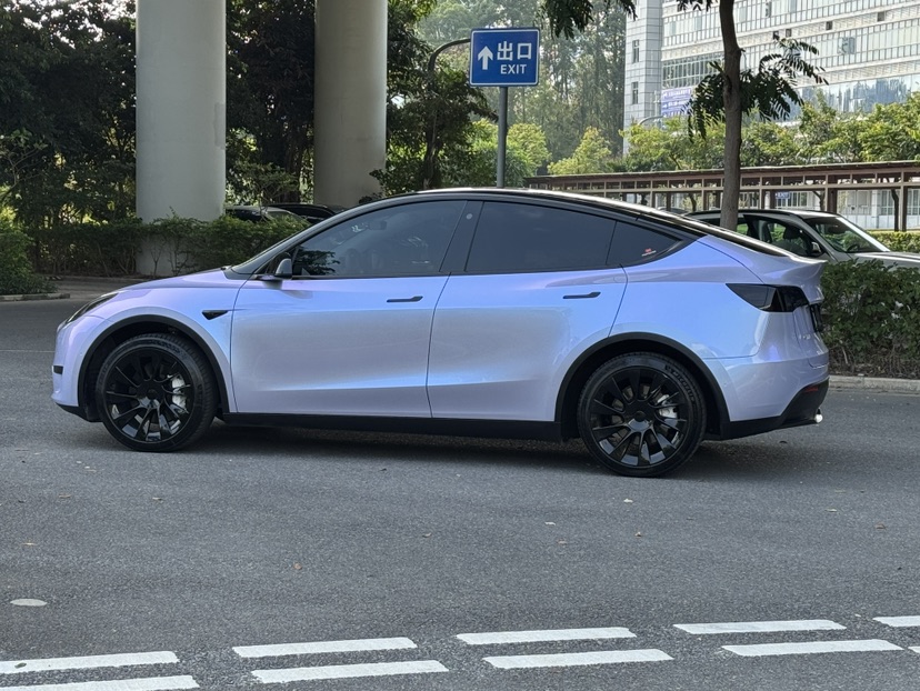Tesla Model Y 2023 #4 Tesla Model Y 2023 car image #4