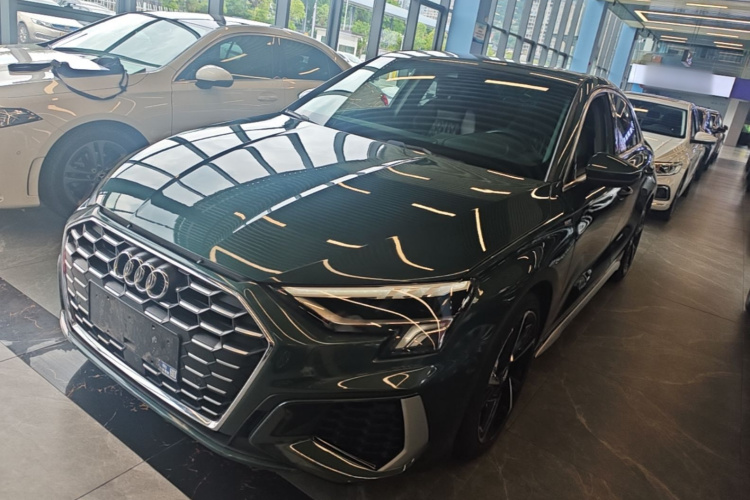 Audi A3 2021 car image #2