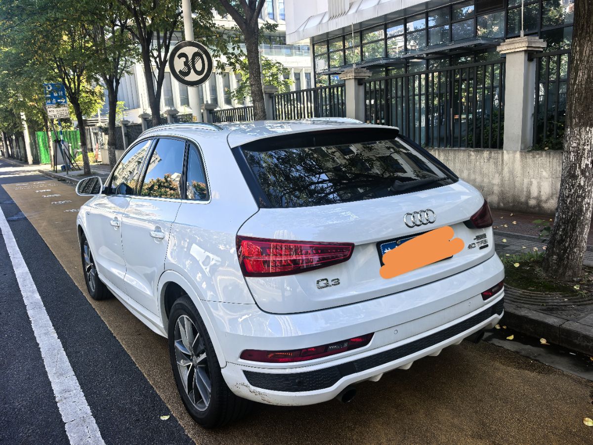 Audi Q3 2018 car image #2