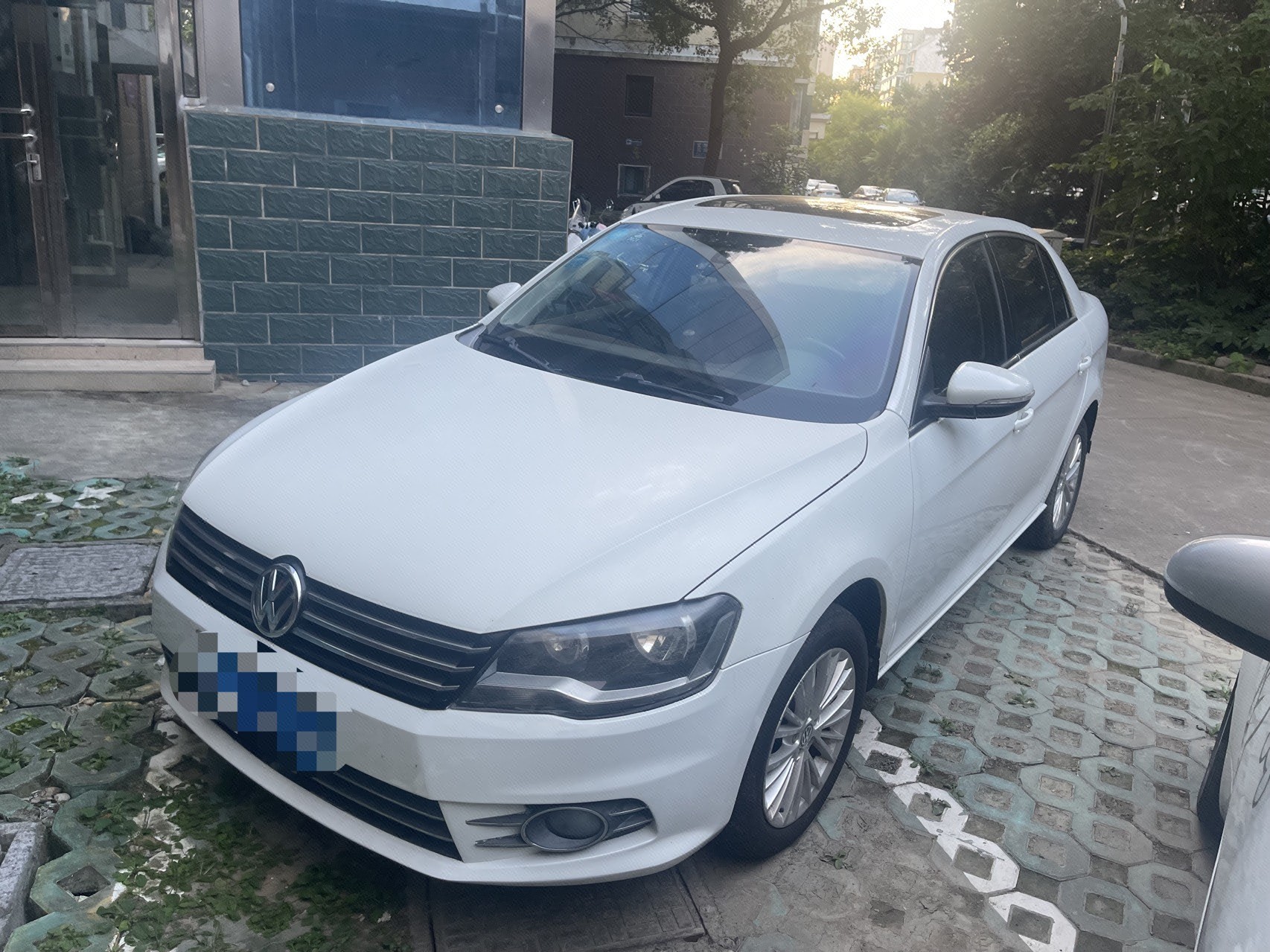 Volkswagen Bora 2013 car image 