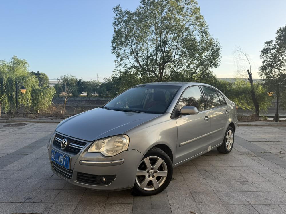 Volkswagen Polo 2010 Volkswagen Polo 2010 car image