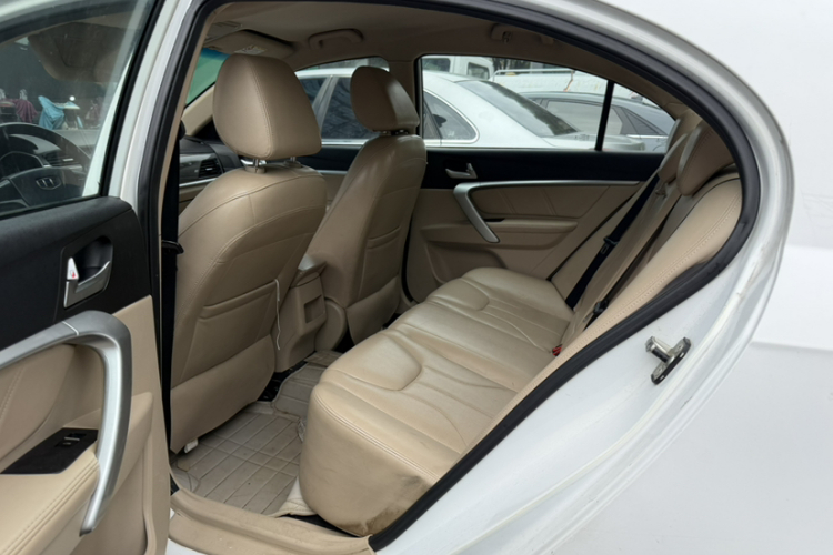 GEELY Emgrand 2017 #14 GEELY Emgrand 2017 car image #14