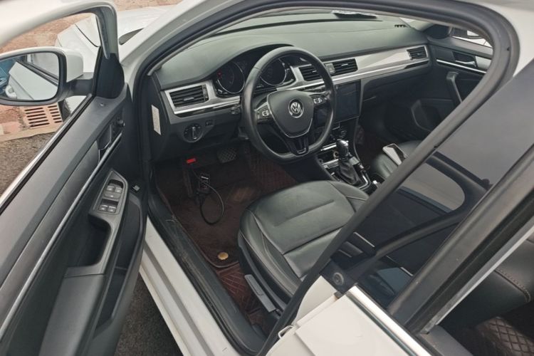 Volkswagen Bora 2018 car image #16