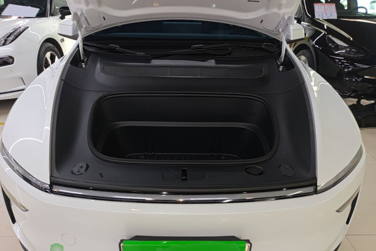 Tesla Model Y 2025 #22 Tesla Model Y 2025 car image #22