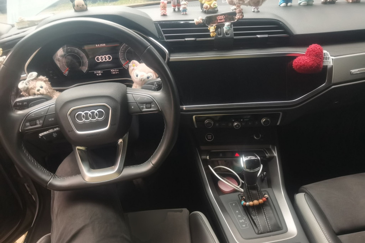 Audi Q3 2023 immagine di auto #7