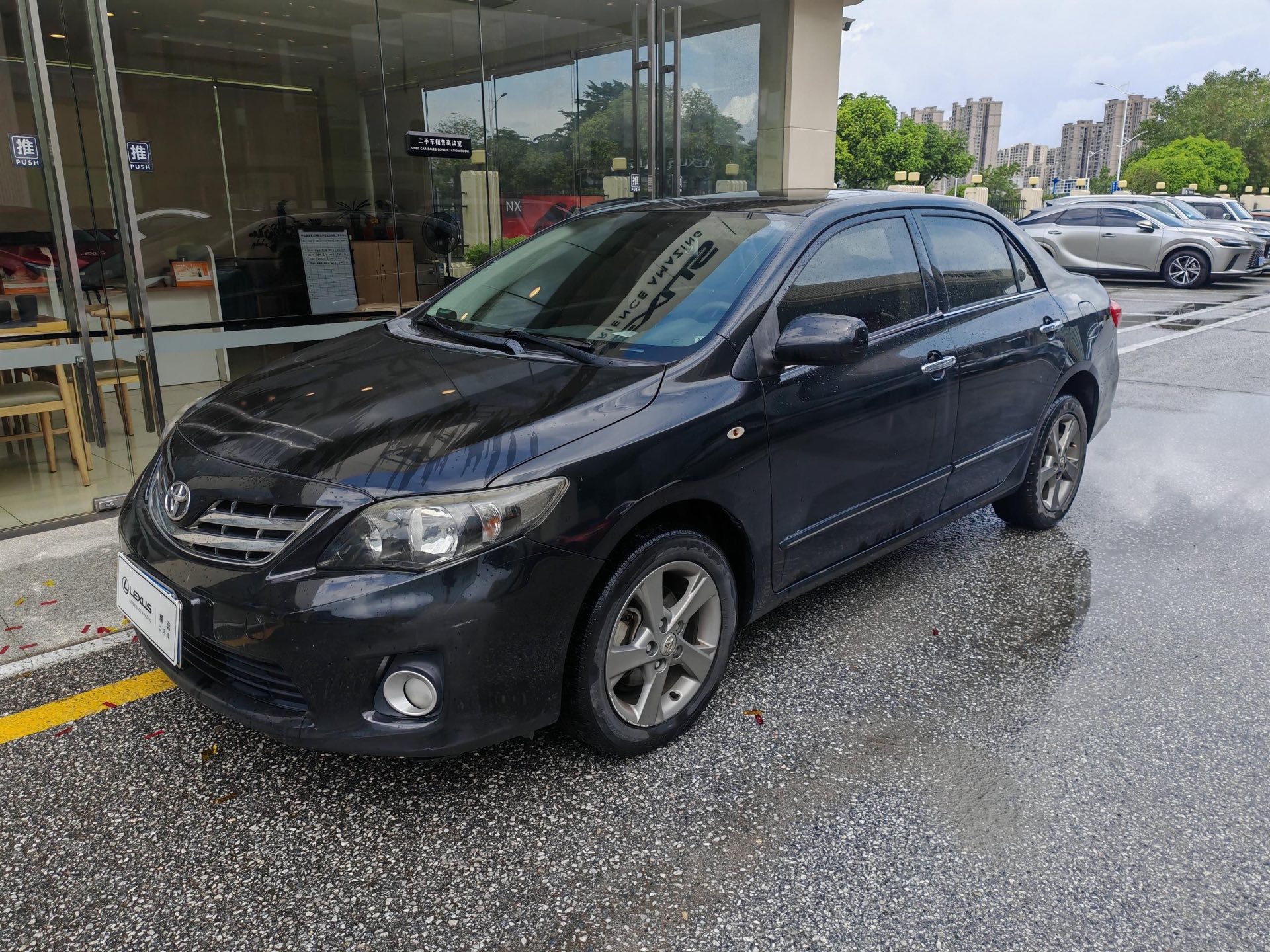 Toyota Corolla 2013 Toyota Corolla 2013 car image