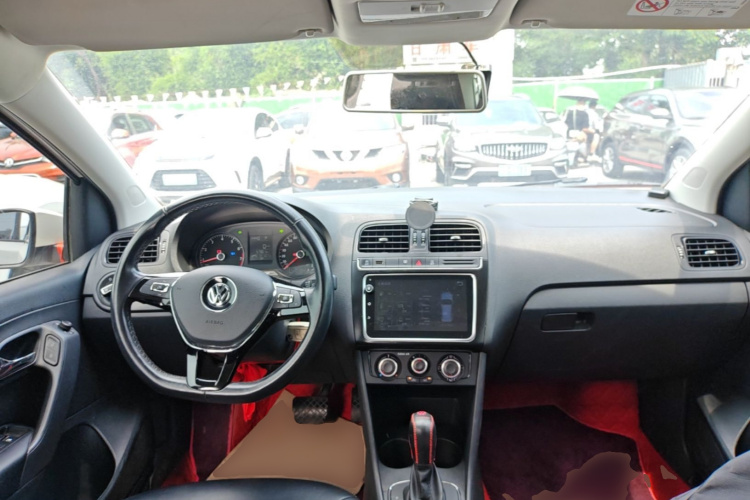 Volkswagen Polo 2019 car image #11