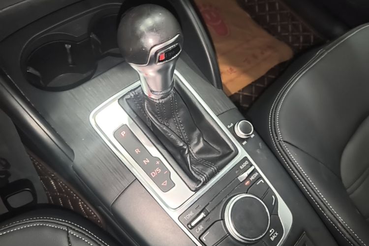 Audi A3 2017 car image #18