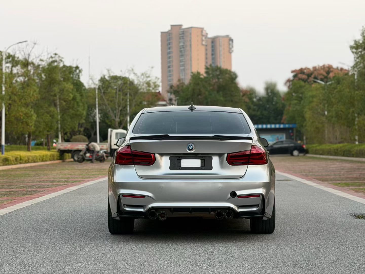 BMW 3 Series 2017 #8 BMW 3 Series 2017 car image #8