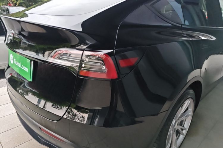 Tesla Model Y 2023 #8 Tesla Model Y 2023 car image #8