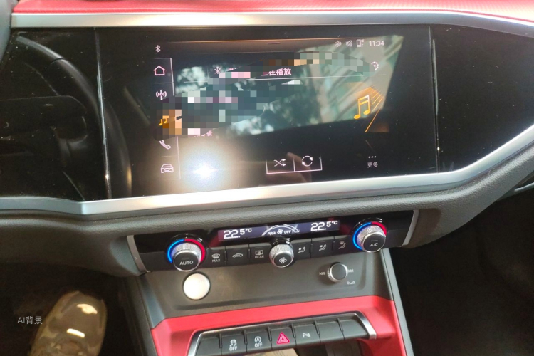 Audi Q3 2020 car image #15
