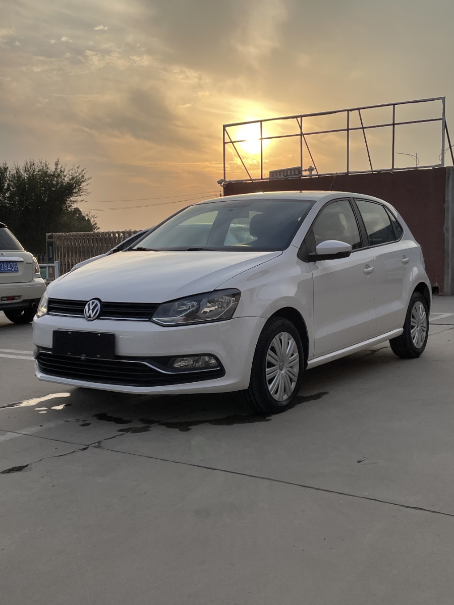 Volkswagen Polo 2016 Volkswagen Polo 2016 immagine di auto