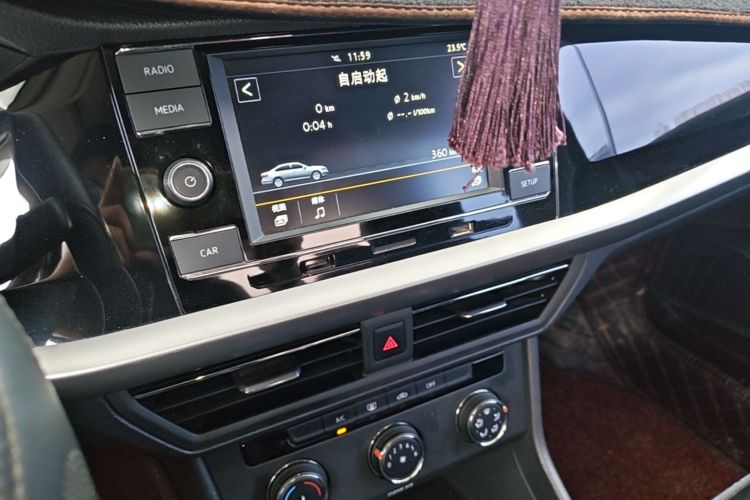 Volkswagen Lavida 2018 car image #17