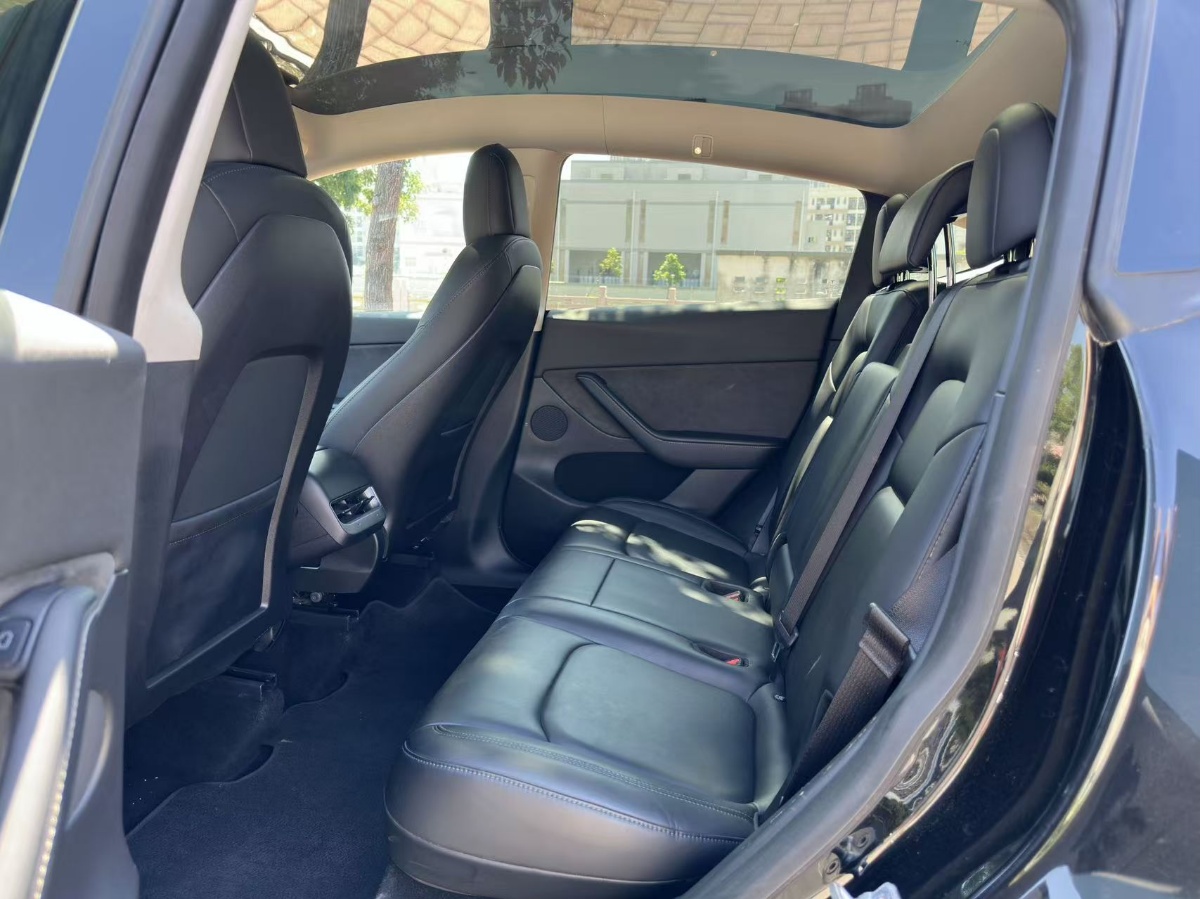 Tesla Model Y 2022 #5 Tesla Model Y 2022 صورة سيارة #5
