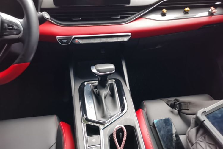 GEELY Emgrand S 2022 #14 GEELY Emgrand S 2022 image de voiture #14