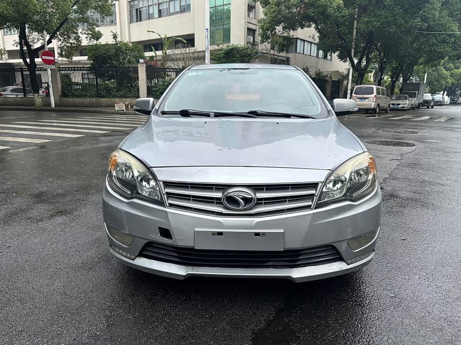 Soueast V5 Lingzhi 2013 #4 Soueast V5 Lingzhi 2013 car image #4