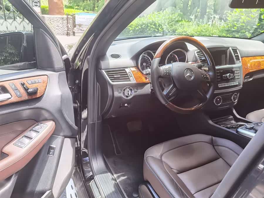 Mercedes-Benz M Class 2013 car image #4