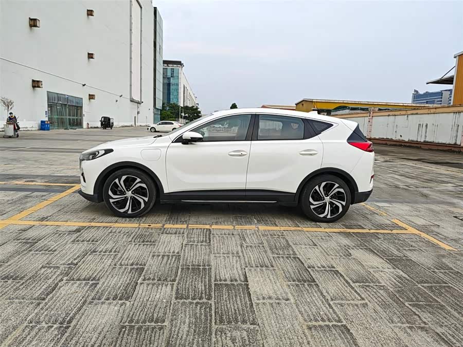 HongQi E-HS3 2019 #4 HongQi E-HS3 2019 car image #4