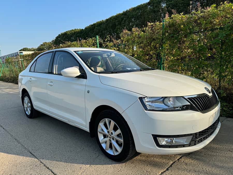 Skoda Rapid 2017 #4 Skoda Rapid 2017 car image #4