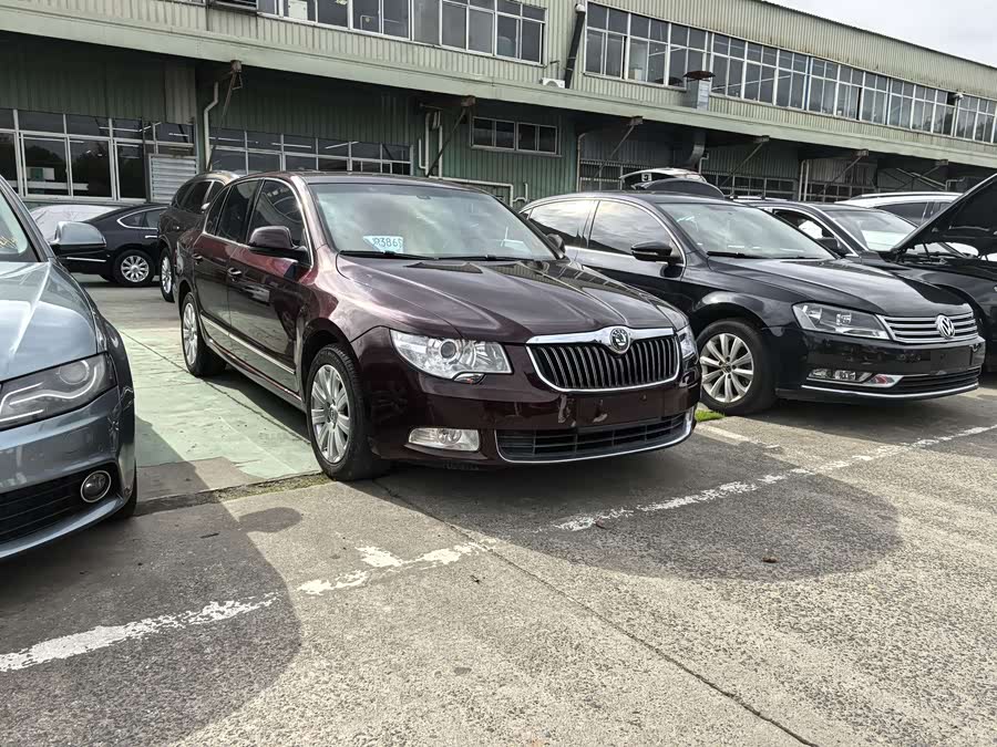 Skoda Superb 2011 imagen de coche #4