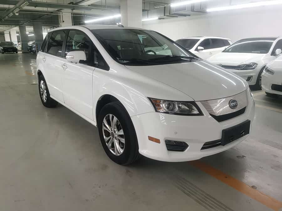 BYD e6 2017 #4 BYD e6 2017 car image #4
